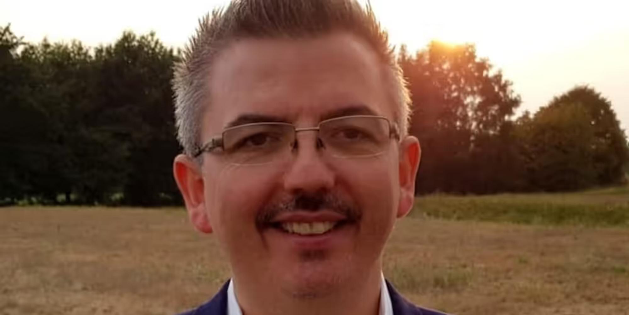 Auf dem Foto ist David held von den Freien Wählern zu sehen.