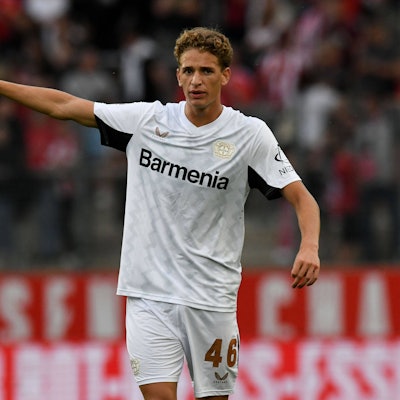 Andrea Natali Bayer 04 Leverkusen gibt Anweisungen. GER, Rot-Weiss Essen vs Bayer 04 Leverkusen, Fussball, Testspiel, Spielzeit 2024/2025, 26.07.2024 DFL REGULATIONS PROHIBIT ANY USE OF PHOTOGRAPHS AS IMAGE SEQUENCES AND/OR QUASI-VIDEO GER, Rot-Weiss Essen vs Bayer 04 Leverkusen, Fussball, Testspiel, Spielzeit 2024/2025, 26.07.2024 Essen *** Andrea Natali Bayer 04 Leverkusen gives instructions GER, Rot Weiss Essen vs Bayer 04 Leverkusen, Football, Test match, Season 2024 2025, 26 07 2024 DFL REGULATES PROHIBIT ANY USE OF PHOTOGRAPHS AS IMAGE SEQUENCES AND OR QUASI VIDEO GER, Rot Weiss Essen vs Bayer 04 Leverkusen, Football, Test match, Season 2024 2025, 26 07 2024 Essen Copyright: xEibner-Pressefoto/ThomasxThienelx EP_TTL