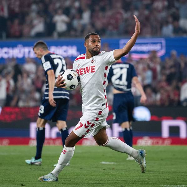 Kölns Linton Maina jubelt nach seinem Anschlusstreffer zum 1:2.