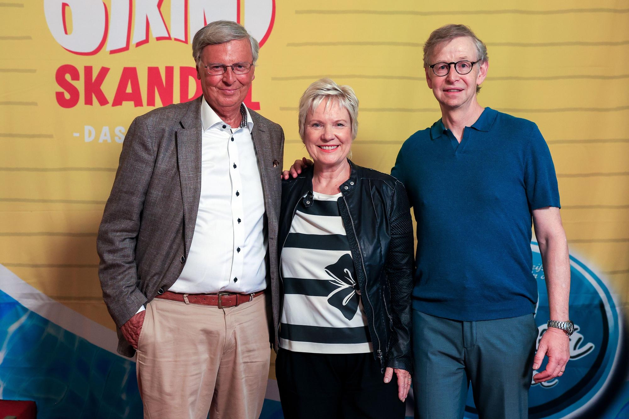 Wolfgang Bosbach, Birgit Lechtermann und Ingo Kersting vor einer Fotowand
