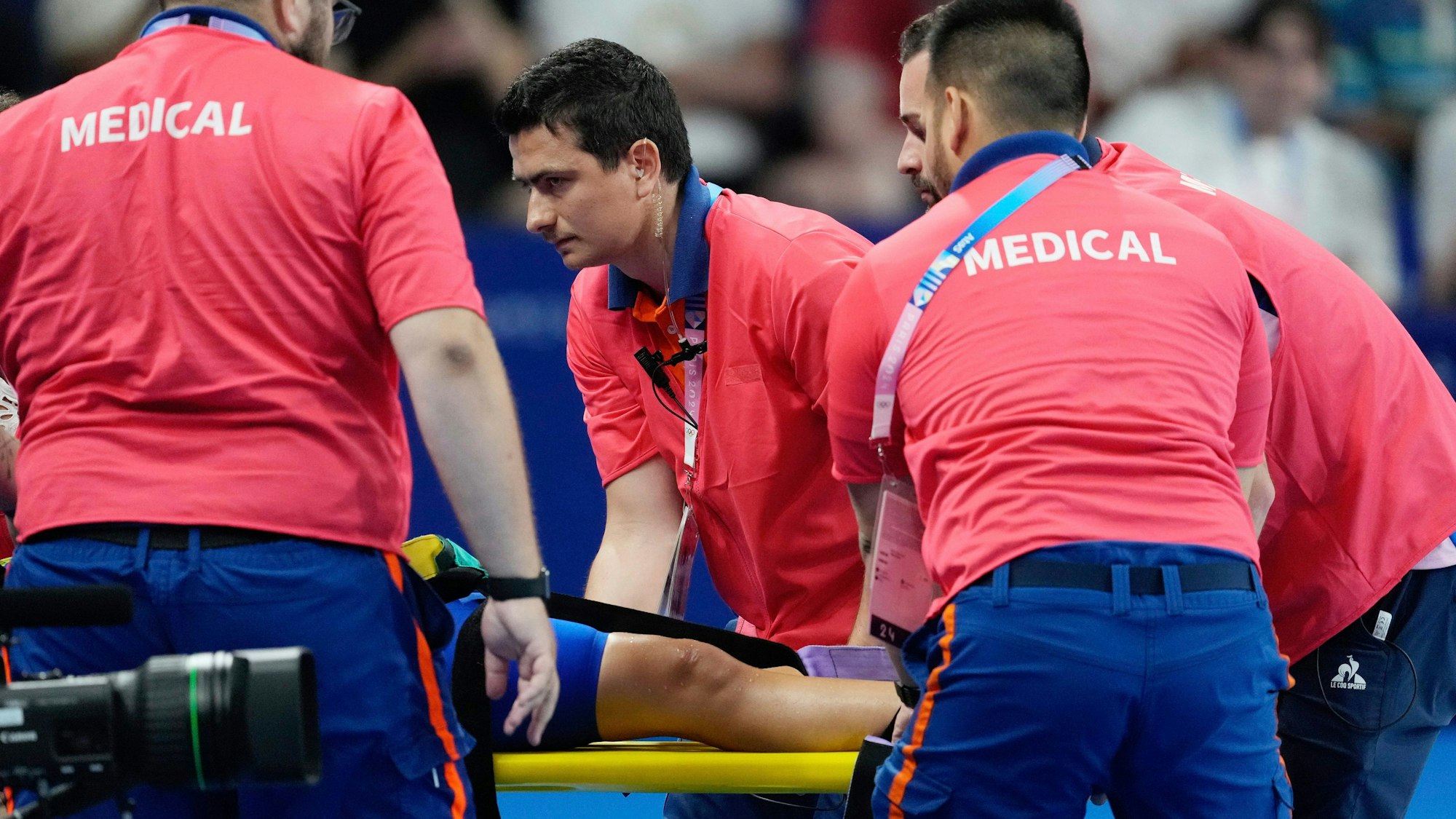 Bei den olympischen Schwimmwettkämpfen in der Arena La Defense in Paris hat es einen medizinischen Notfall gegeben. Die slowakische Schwimmerin Tamara Potocká ist am Beckenrand zusammengebrochen.