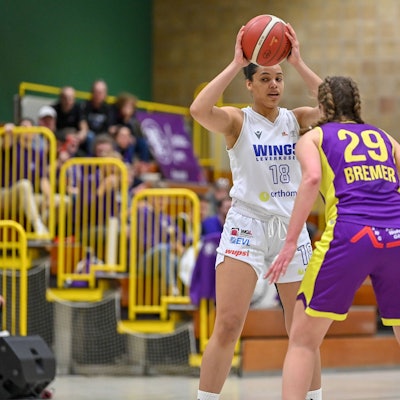 1. Damen Basketball Bundesliga: Orthomol WINGS Leverkusen vs. Medical Instinct Veilchen BG 74, 09.03.2024 Olivia Okpara Orthomol WINGS Leverkusen 18, 1. Damen Basketball Bundesliga: Orthomol WINGS Leverkusen vs. Medical Instinct Veilchen BG 74 am 09.03.2024 in der Sporthalle Werner-Heisenberg-Gymnasium in Opladen Nordrhein-Westfalen *** 1 Womens Basketball Bundesliga Orthomol WINGS Leverkusen vs Medical Instinct Veilchen BG 74, 09 03 2024 Olivia Okpara Orthomol WINGS Leverkusen 18 , 1 Womens Basketball Bundesliga Orthomol WINGS Leverkusen vs Medical Instinct Veilchen BG 74 on 09 03 2024 at the Sporthalle Werner Heisenberg Gymnasium in Opladen Nordrhein Westfalen Copyright: xBEAUTIFULxSPORTS/Mueller-Laschetx