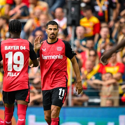Traf erstmals für Bayer 04: Zugang Martin Terrier (r.).