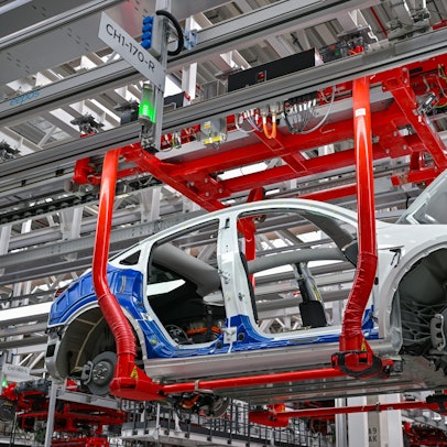 Die Produktion des Elektrofahrzeuges vom Typ Teslas Model Y in der Tesla-Gigafactory Berlin-Brandenburg.