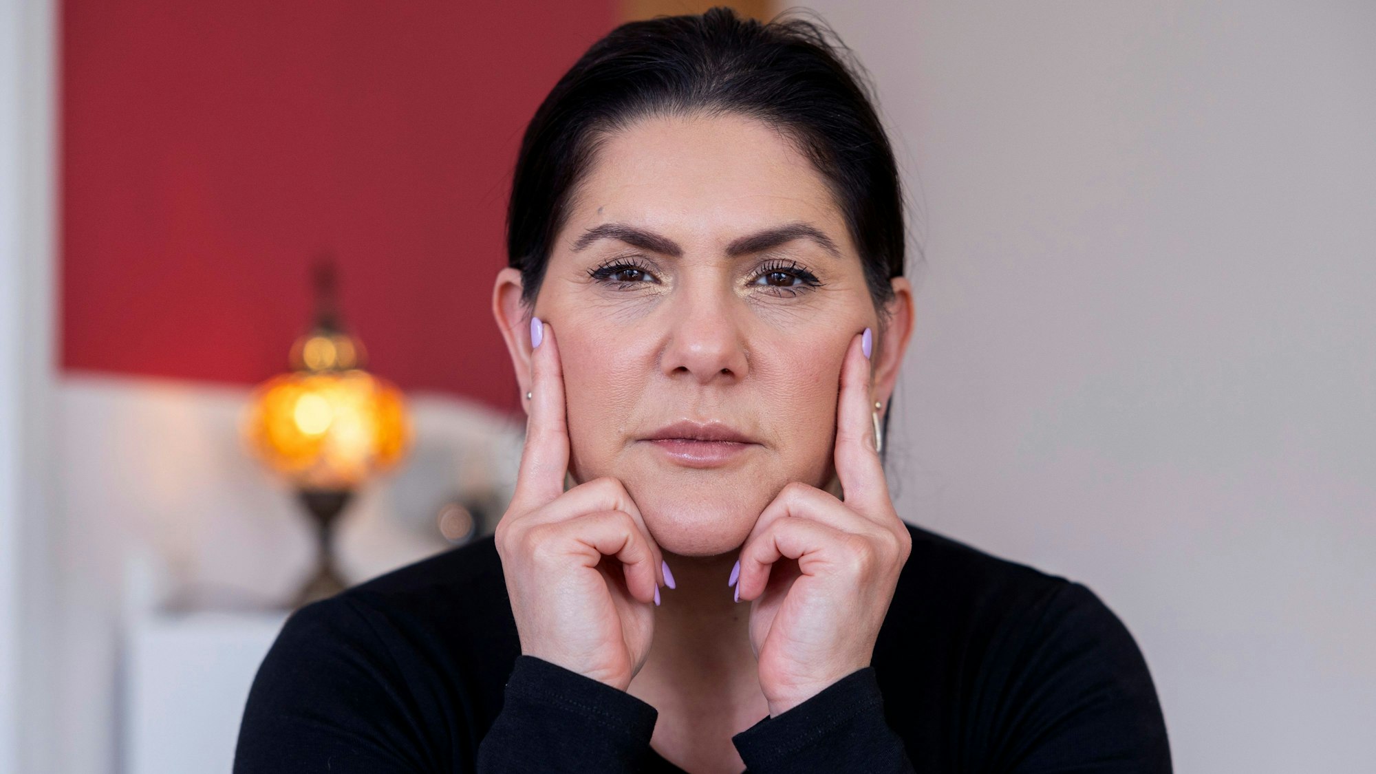 Mariam Claren gründete nach der Inhaftierung ihrer Mutter Nahid Taghavi die #FreeNahid-Kampagne und ist seither Aktivistin und Speakerin.