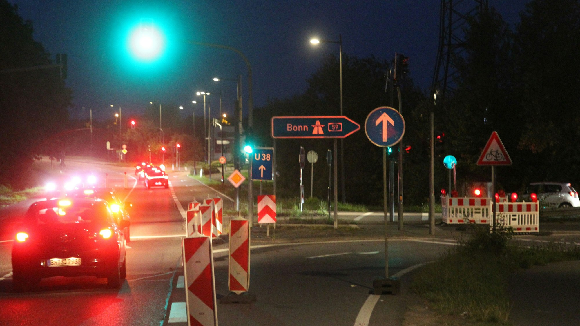 Auf der Autobahn A 59 ist am zweiten Wochenende der insgesamt vier Wochenenden dauernden Fahrnbahnsanierung das Teilstück zwischen Spich und Troisdorf an der Reihe. 
Die Auffahrt Spich in Fahrtricvhtung Bonn ist gesperrt.