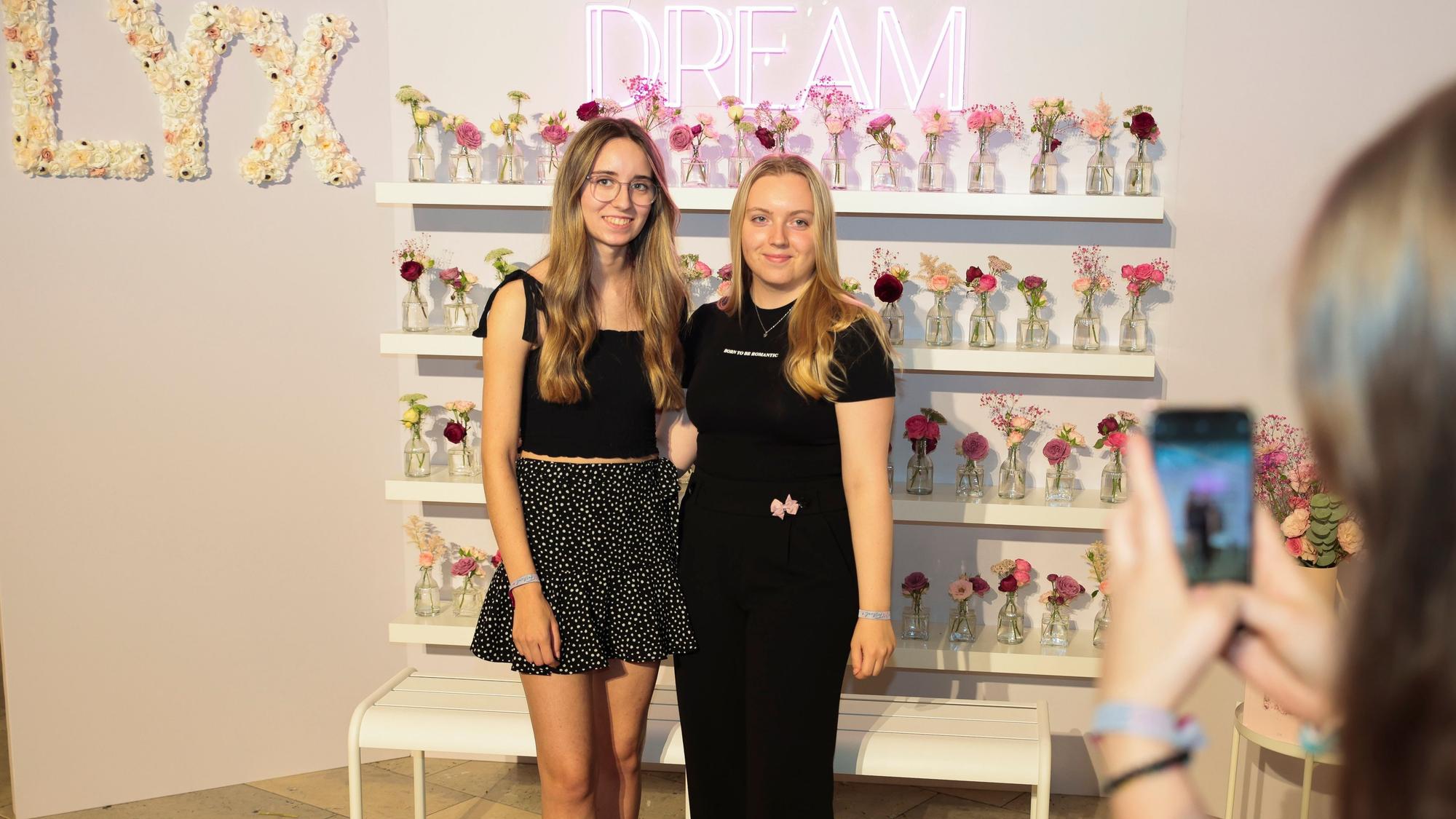 Lara und Rieke beim Lyx-Festival im Kölner Gürzenich.