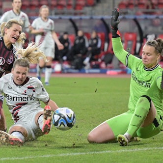 12.02.2024 - Fussball - Saison 2023 2024 - 1. Frauen - Fussball - Bundesliga - 13. Spieltag: 1. FC Nürnberg FCN Club - Bayer 04 Leverkusen - Sportfoto Zink / - xwoxzix - von links : Medina Desic 30, 1. FC Nürnberg / FCN Melissa Friedrich 3, Bayer Leverkusen Friederike Repohl 27, Bayer Leverkusen *** 12 02 2024 Soccer Season 2023 2024 1 Womens Soccer Bundesliga 13 Matchday 1 FC Nürnberg FCN Club Bayer 04 Leverkusen Sportfoto Zink xwoxzix from left Medina Desic 30, 1 FC Nürnberg FCN Melissa Friedrich 3, Bayer Leverkusen Friederike Repohl 27, Bayer Leverkusen