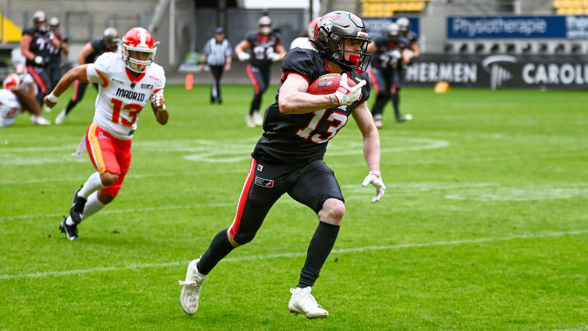 Jannik Lörcks Cologne Centurions gegen Madrid Bravos Spielfotos 15.06.2024 Jannik Lörcks Cologne Centurions, ELF, Week 4, Cologne Centurions gegen Madrid Bravos am 15. Juni 2024 im Tivoli Aachen, Endstand 25:34. *** Jannik Lörcks Cologne Centurions vs Madrid Bravos Match Photos 15 06 2024 Jannik Lörcks Cologne Centurions , ELF, Week 4, Cologne Centurions vs Madrid Bravos on June 15, 2024 at Tivoli Aachen, Final Score 25 34
