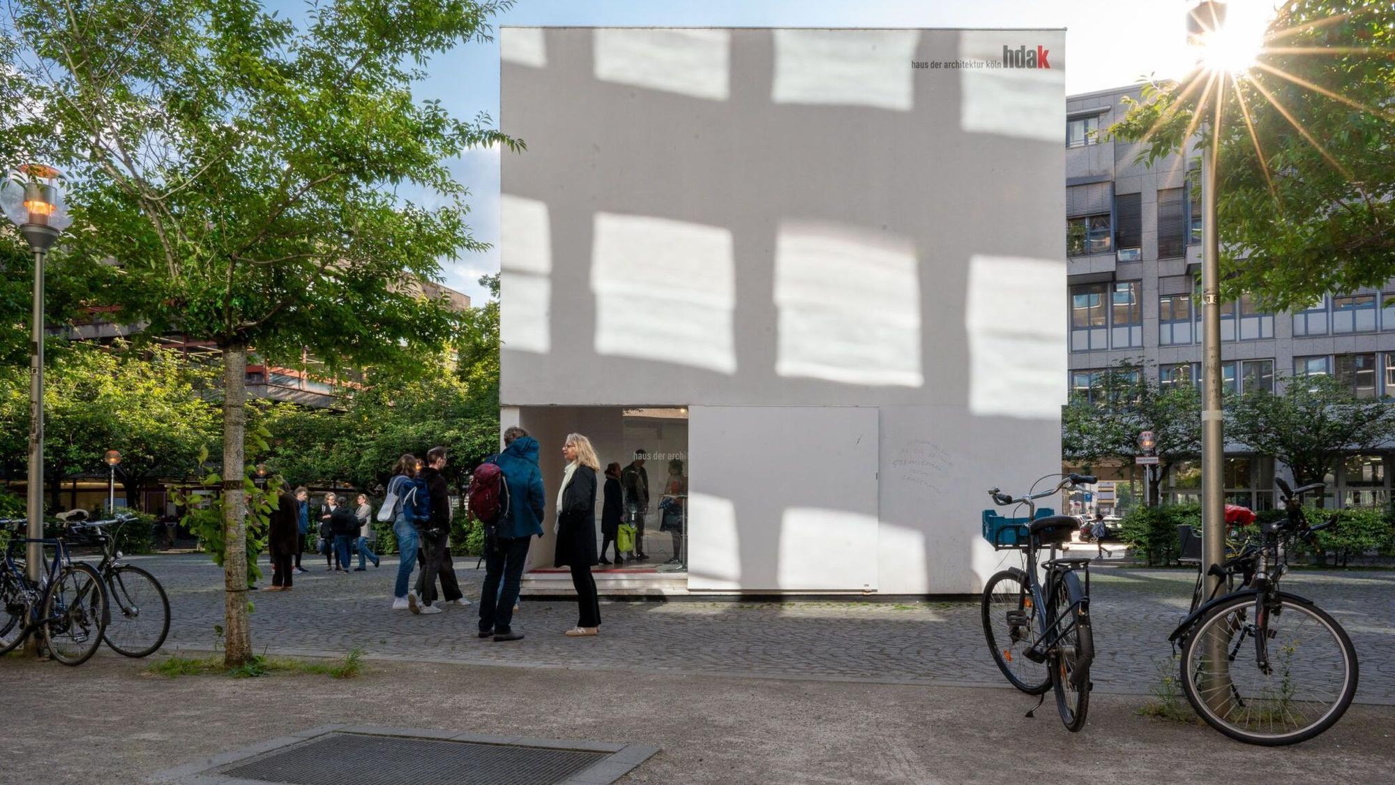 Der KulturKubis des hdak auf dem Josef-Haubrich-Hof in Köln