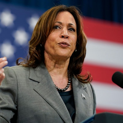 Kamala Harris, Vizepräsidentin der USA, hält eine Rede während einer Wahlkampfveranstaltung mit US-Präsident Biden.