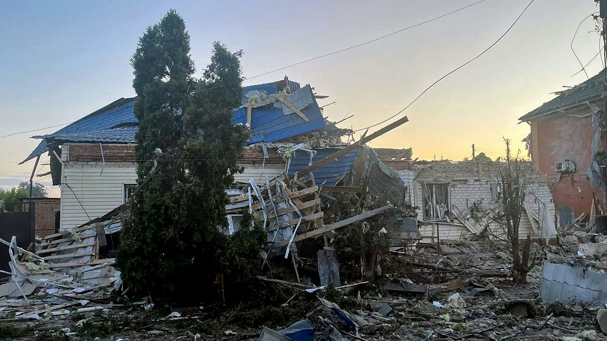 Der Gouverneur von Kursk, Alexei Smirnov, veröffentlichte bei Telegram ein Foto, das Schäden in der Region zeigen soll.