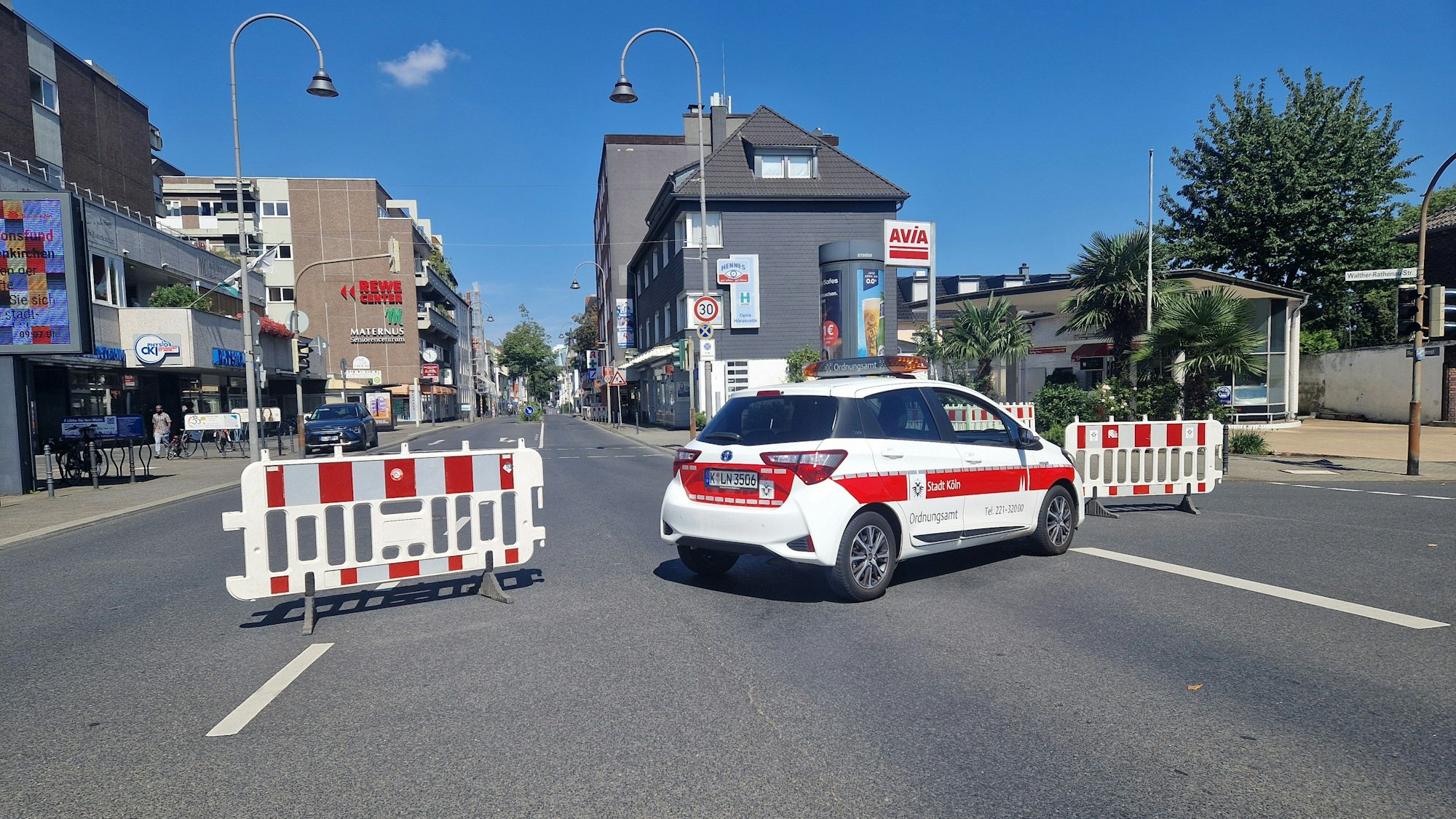Gegen 10.30 Uhr startete der Ordnungsdienst mit dem ersten Klingelrundgang und sperrte die Straßen ab.