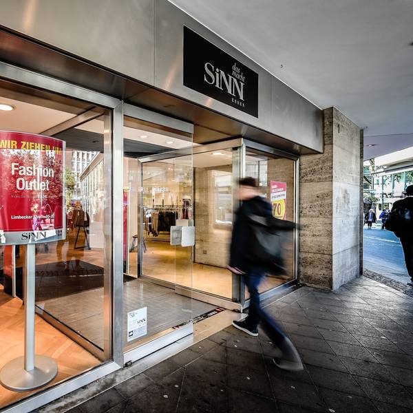 Die Modehauskette Sinn (hier eine Filiale am Willy-Brandt-Platz in Essen) ist insolvent.