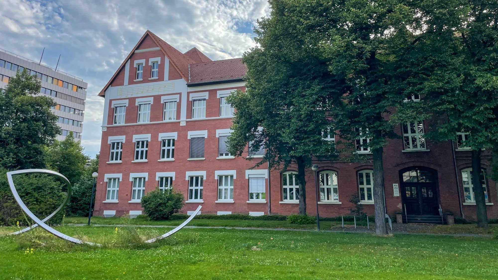 Die Musikschule Leverkusen von außen.