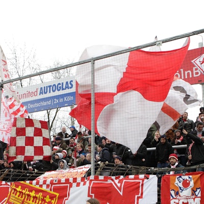 Fußball, Stadiongeschichte SC Fortuna Köln Fußball 3. Liga Saison 2015/2016 26. Spieltag am Samstag, 20. Februar 2016 im Südstadion in Köln: Fortuna Köln - SV Wehen Wiesbaden Fans von Fortuna Koeln Fortuna Köln - SV Wehen Wiesbaden