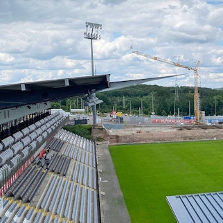 Das Stadion der SV 07 Elversberg, die Ursapharm-Arena, befindet sich weiter im Umbau.