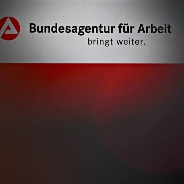 Blick auf das Logo der Bundesagentur für Arbeit.