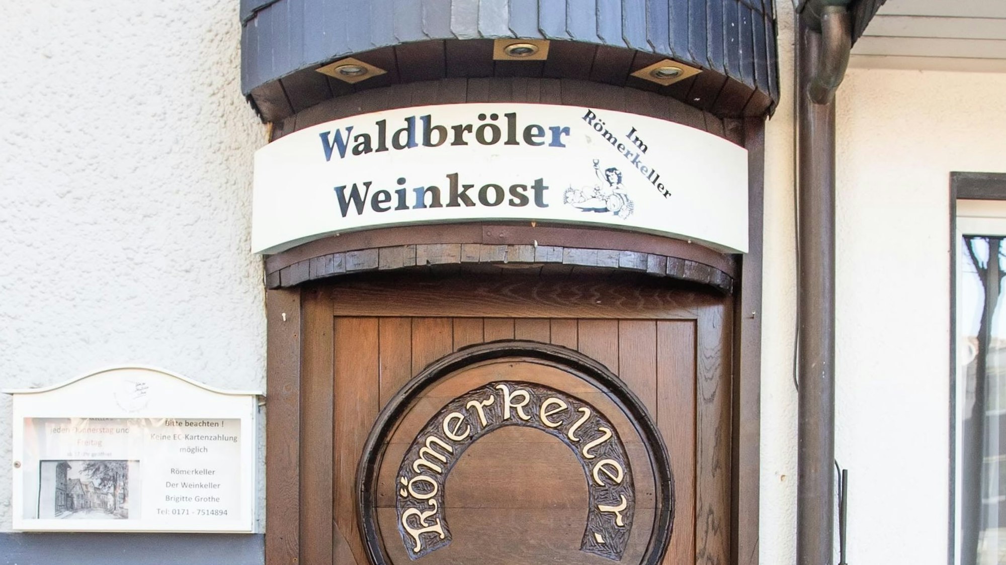 Der Zugang zu dem Waldbröler Weinkeller von der Alten Rathausstraße aus ist eher unscheinbar und unauffällig.