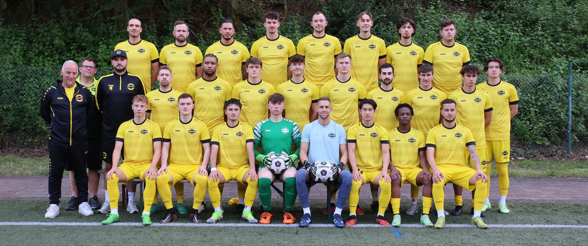 Mannschaftsfoto des Bezirksligateams SV Eintracht Hohkeppel II.