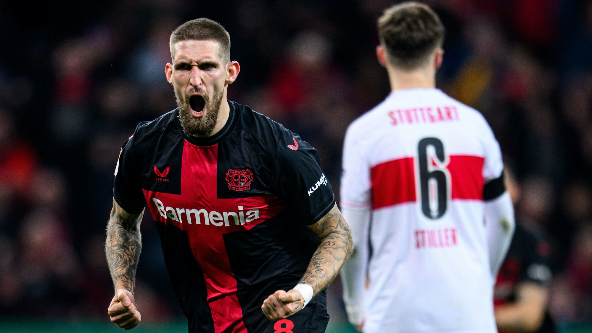 Robert Andrich von Bayer 04 Leverkusen im Spiel gegen den VfB Stuttgart.