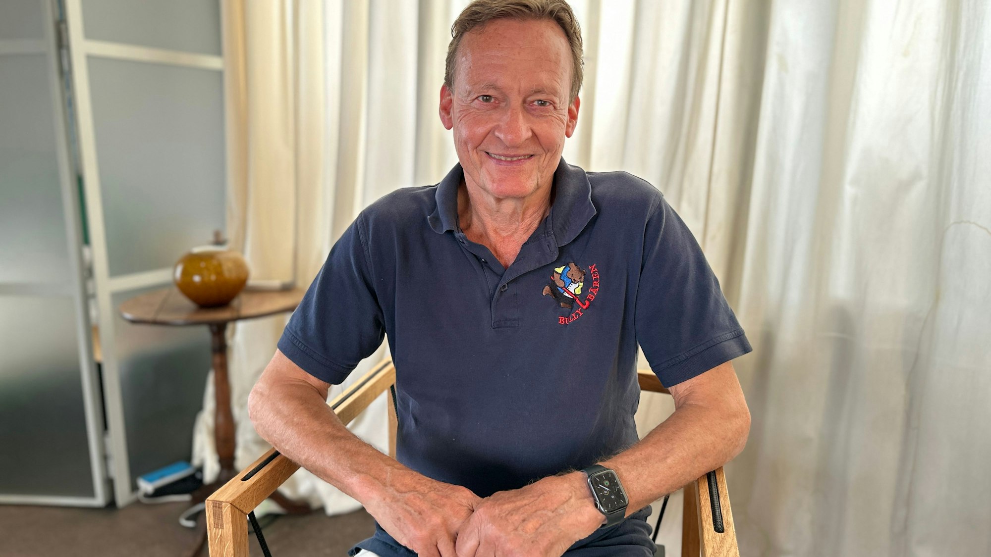 Architekt Paul Link bewohnt den Glockenturm in luftiger Höhe.