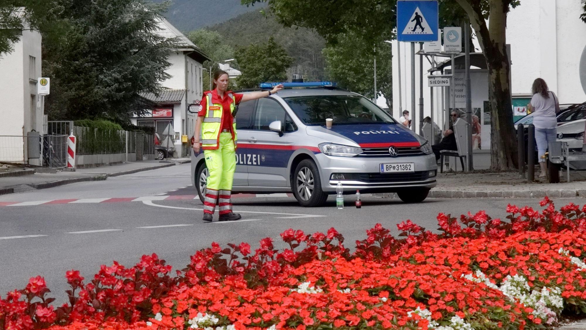Die Polizei arbeitet am Einsatzort.