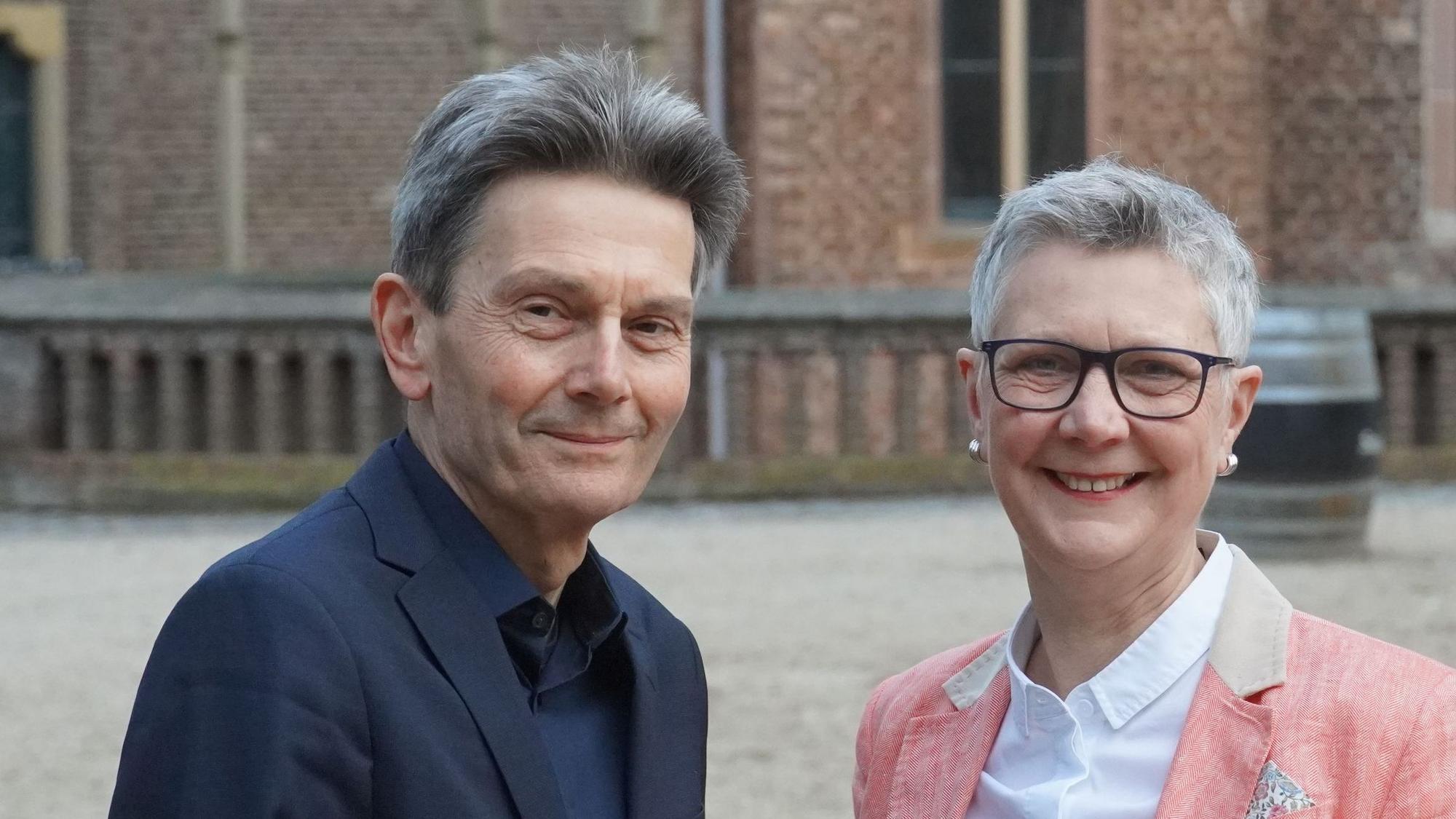 Auf dem Foto ist die SPD-Parteivorsitzende im Rhein-Erft-Kreis, Heike Steinhäuser, mit dem SPD-Fraktionschef im Bundestag, Rolf Mützenich, zu sehen.