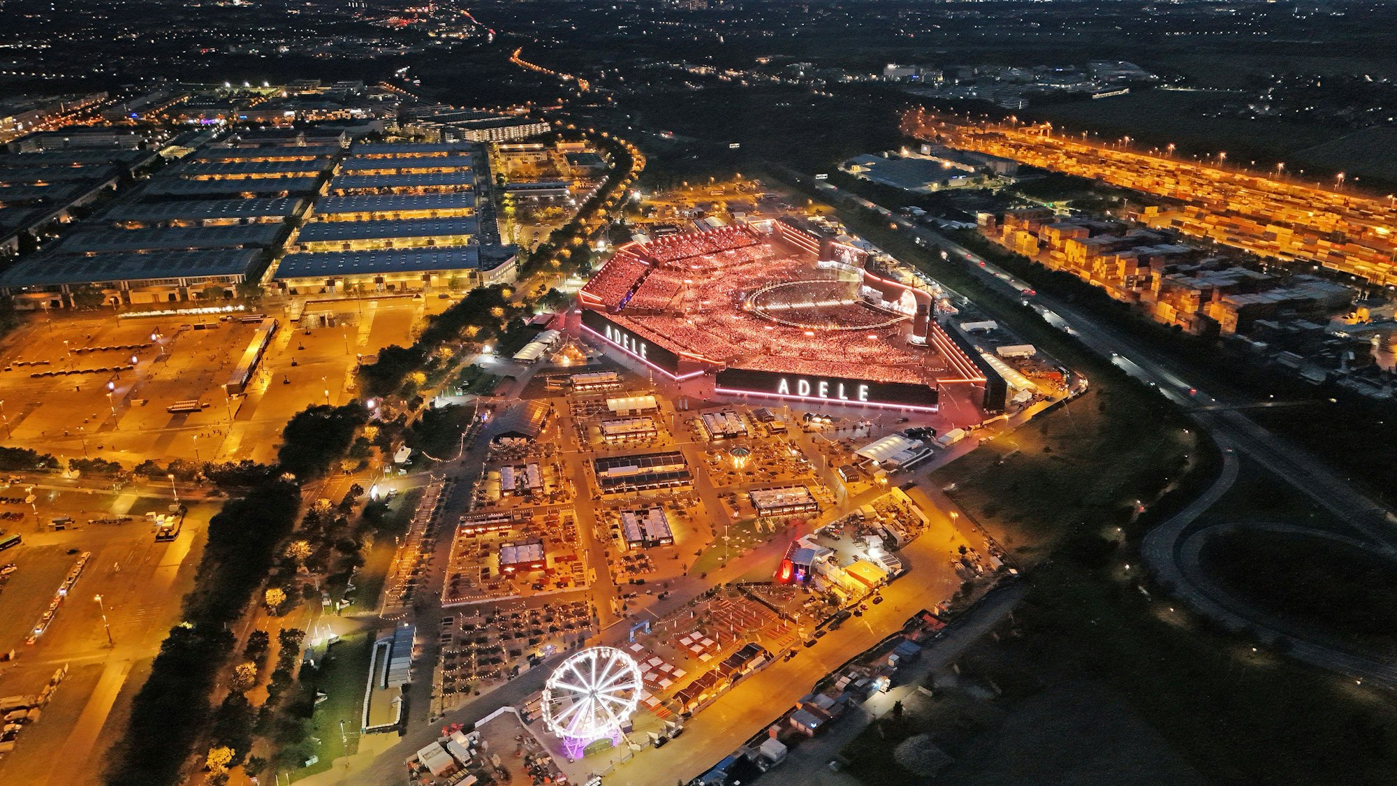 Luftaufnahme von der Konzertarena für Adele in München.