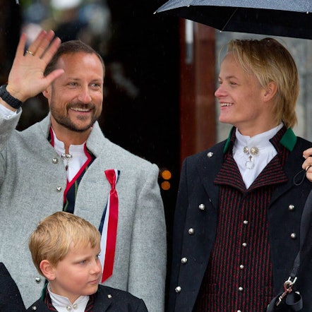 Kronprinz Haakon mit seinem Stiefsohn Marius Borg Høiby.