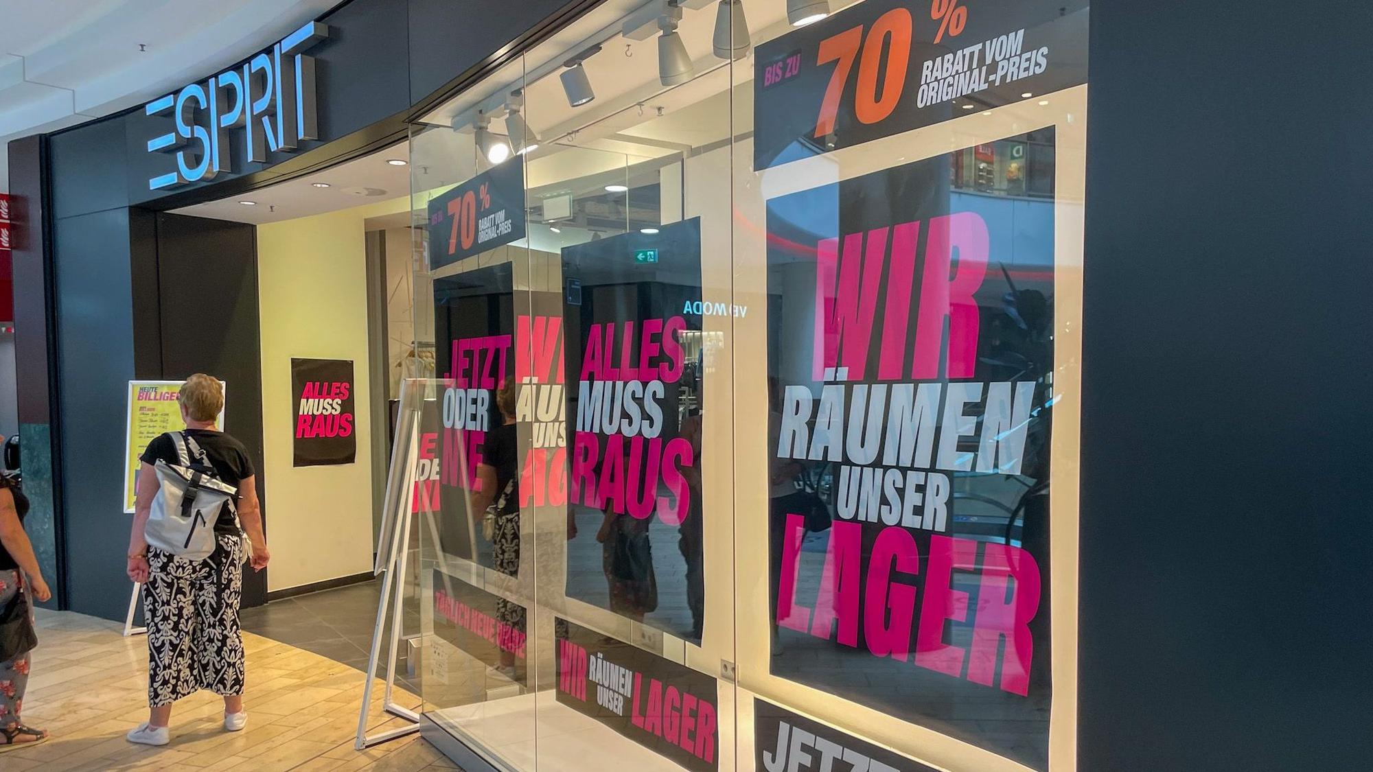 Die Esprit-Filiale in der Leverkusener Rathaus-Galerie.