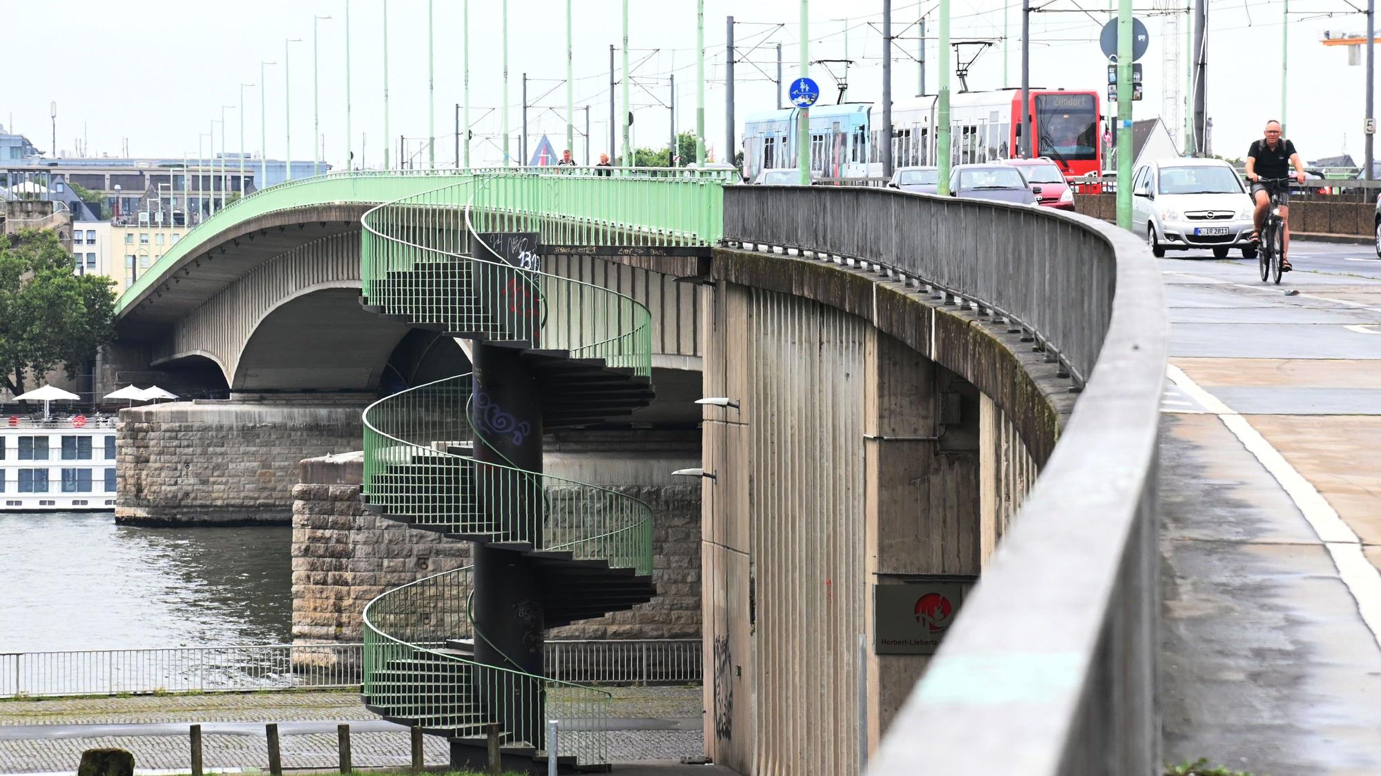 31.07.2024 Köln. Die Deutzer Brücke. Foto: Alexander Schwaiger