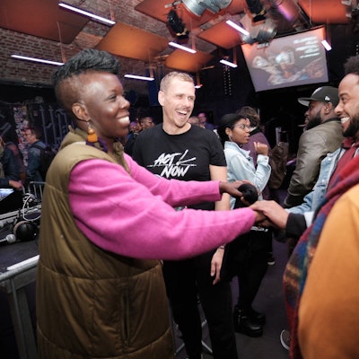 Veranstaltung beim Afrika Filmfestival im Jahr 2022. Menschen aus der afrikanischen Filmszene treffen sich in Köln.