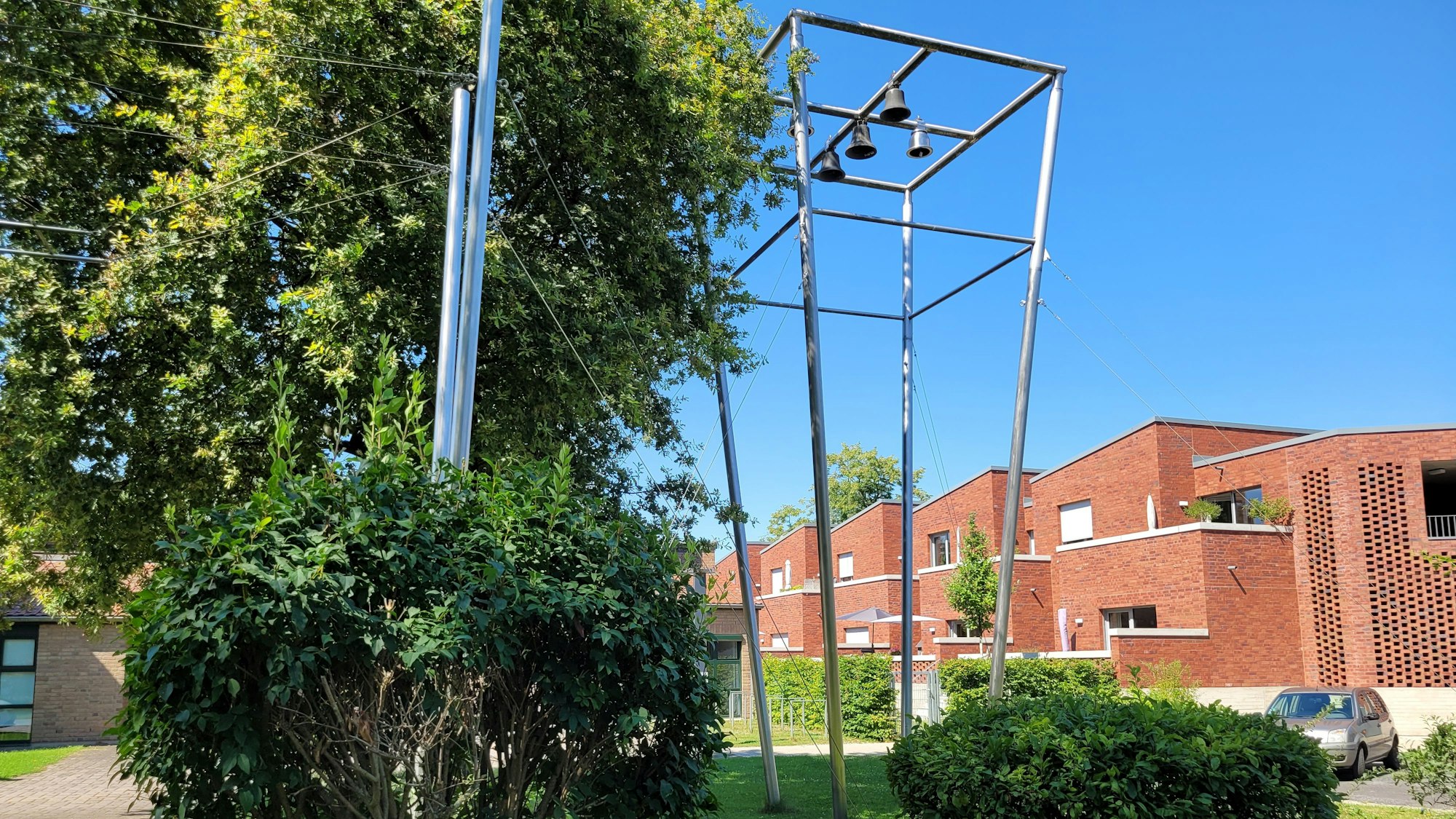 Ein Kunstwerk aus Stahl.