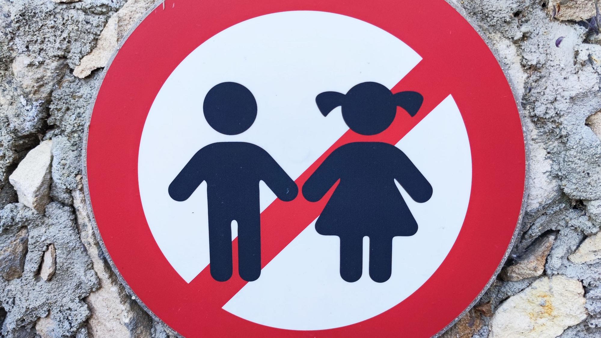 Ein Schild das zeigt: Hier haben Kinder keinen Zutritt.