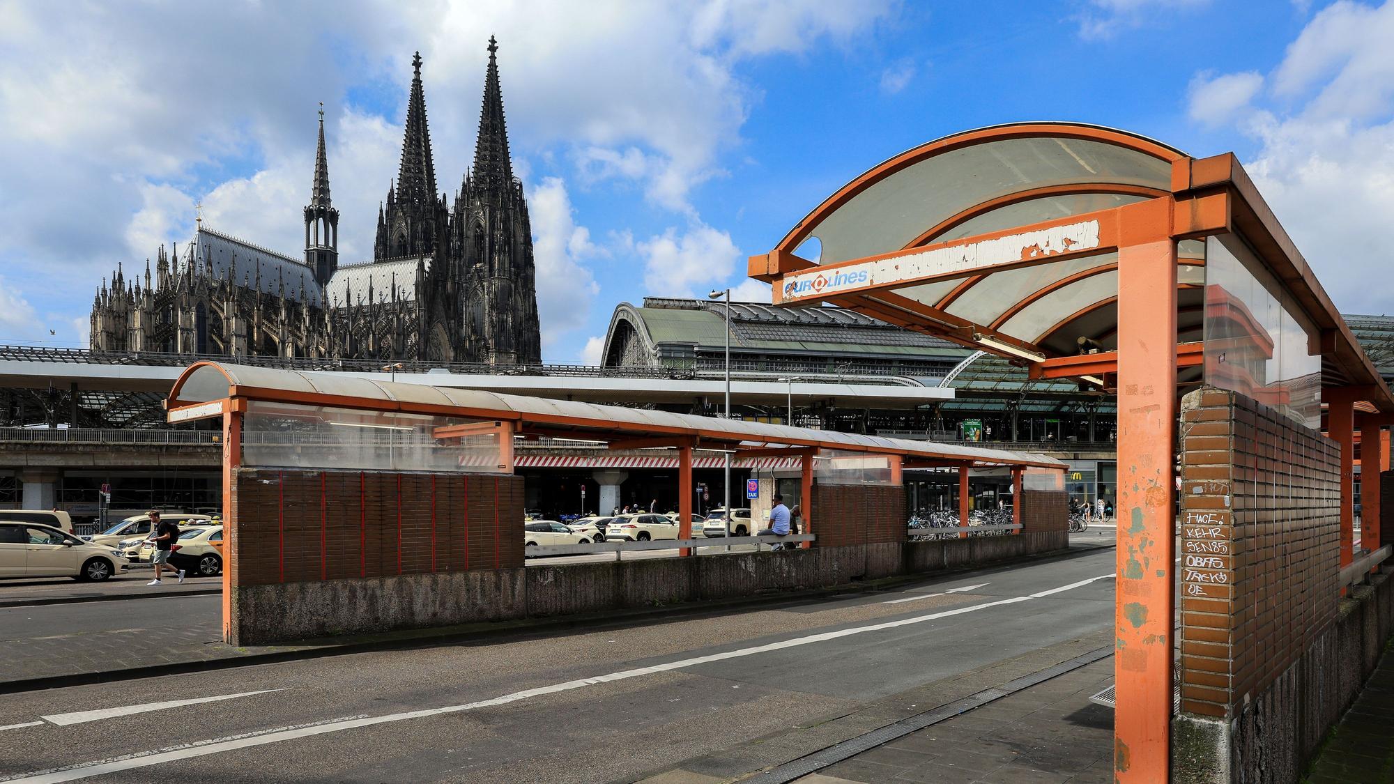 Der Busbahnhof am Breslauer Platz.