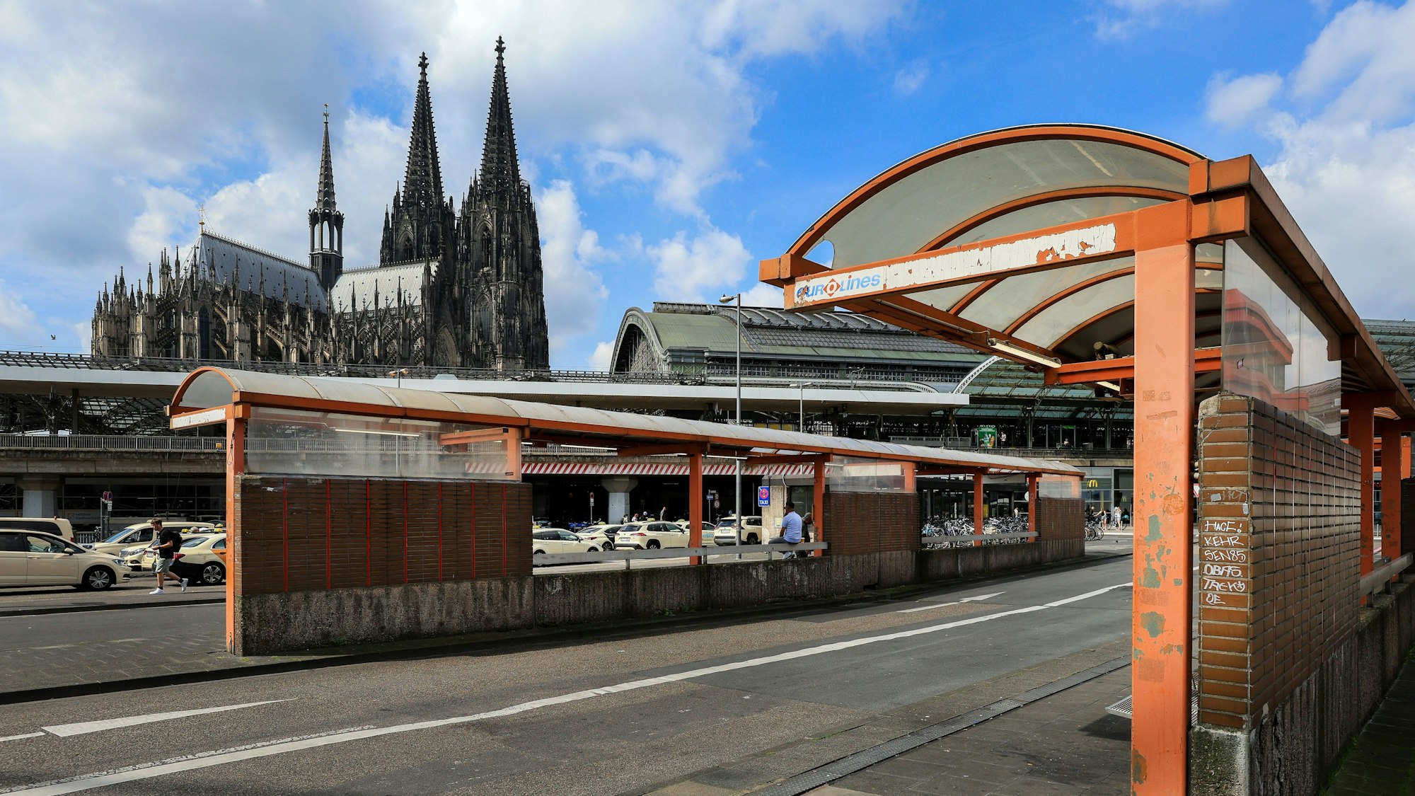 Der Busbahnhof am Breslauer Platz.