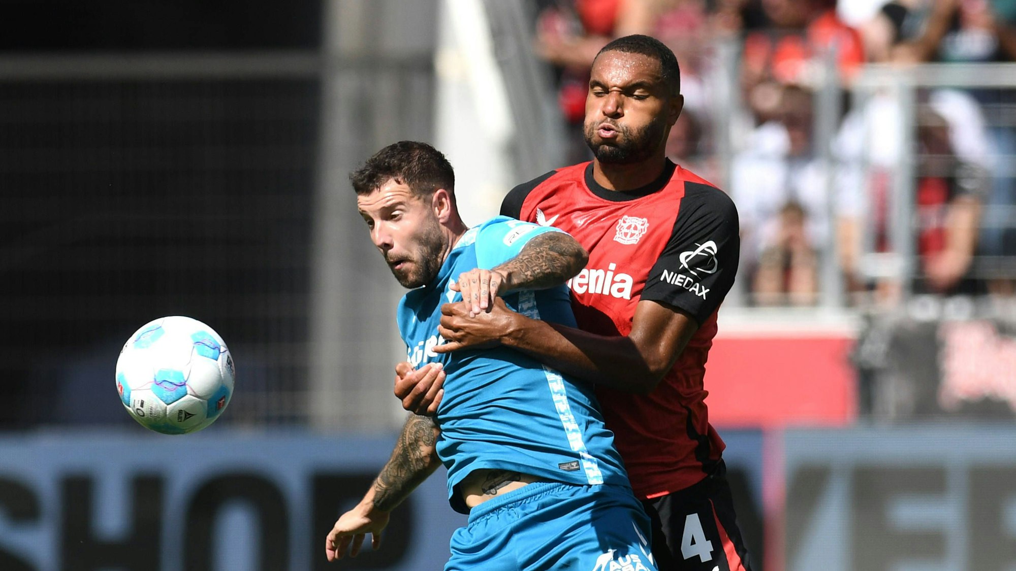 Leverkusens Jonathan Tah im Spiel gegen Betis Sevilla