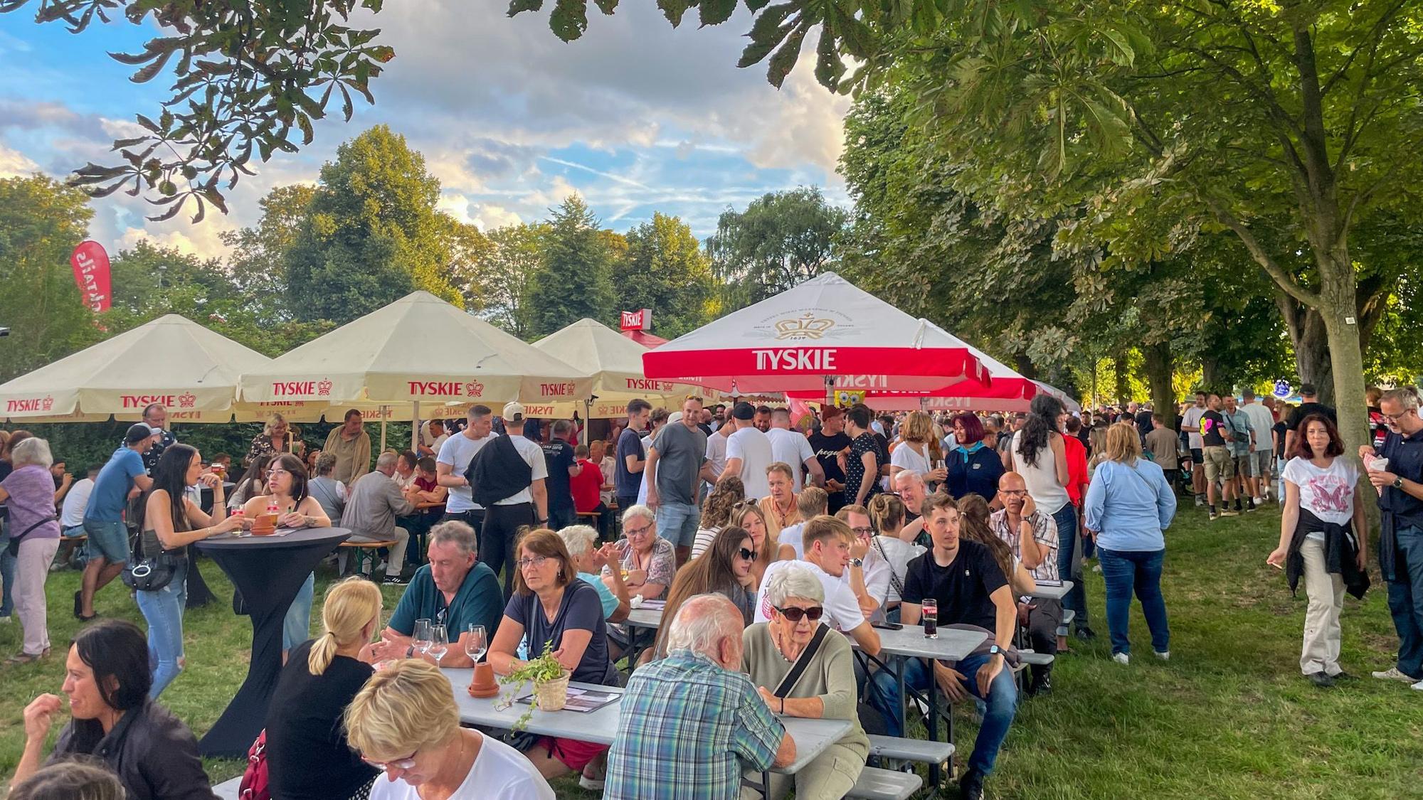 Tausende Menschen waren am Wochenende wieder auf der Bierbörse in Opladen zu Gast.