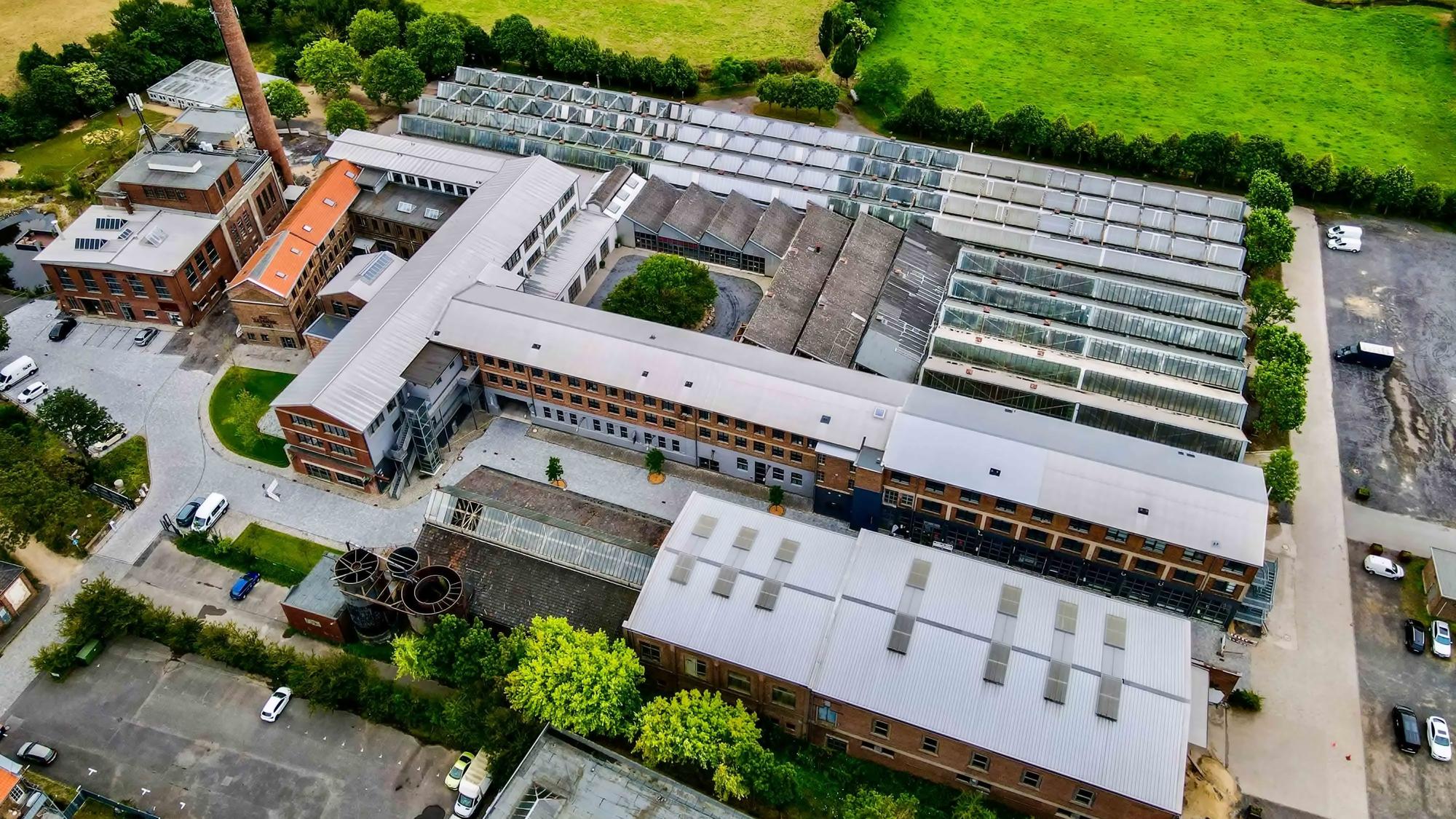 Blick aus der Vogelperspektive auf die Gebäude der Alten Tuchfabrik.