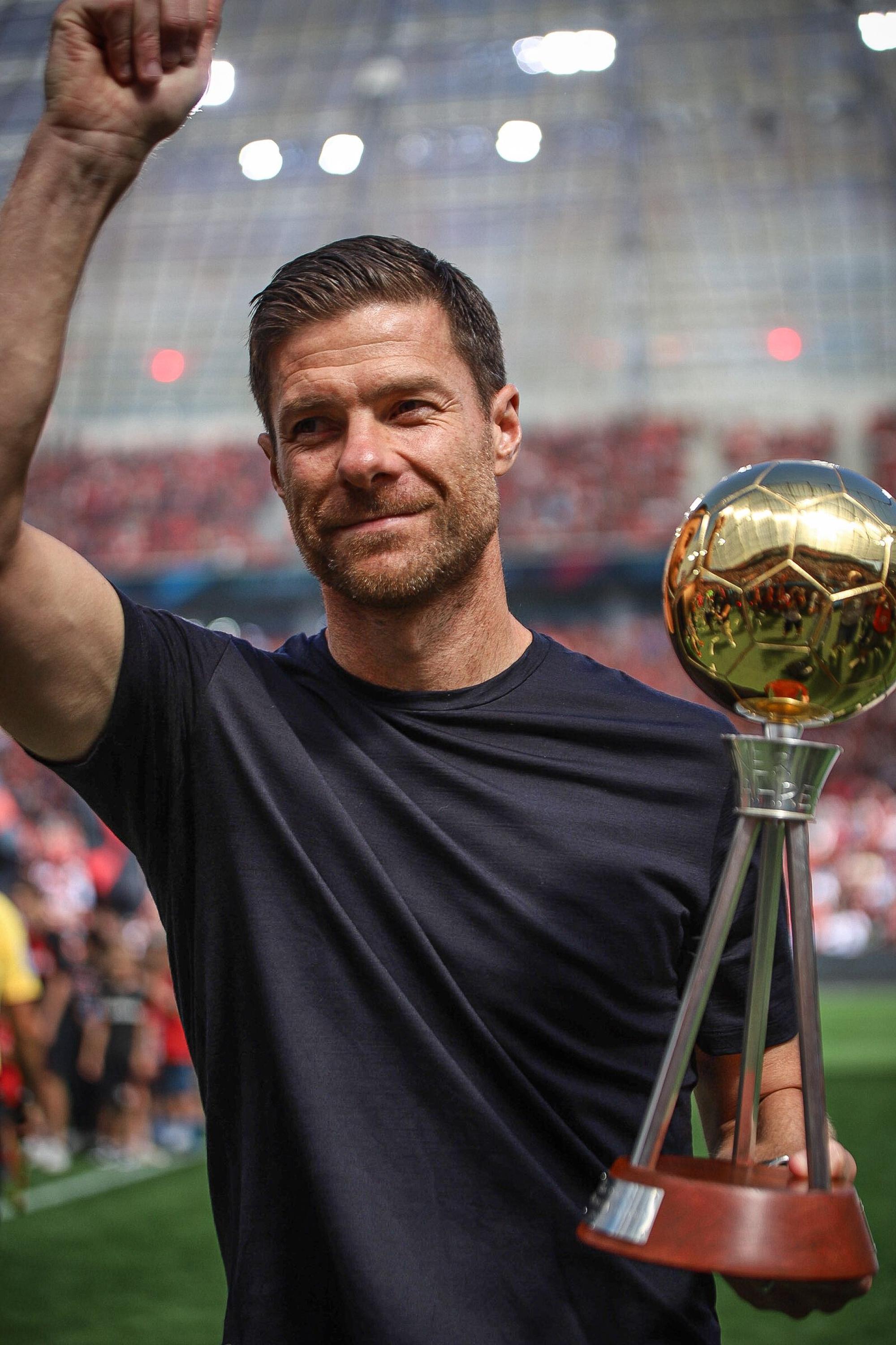 Cheftrainer Xabi Alonso wurde zum Trainer des Jahres gekrönt.
