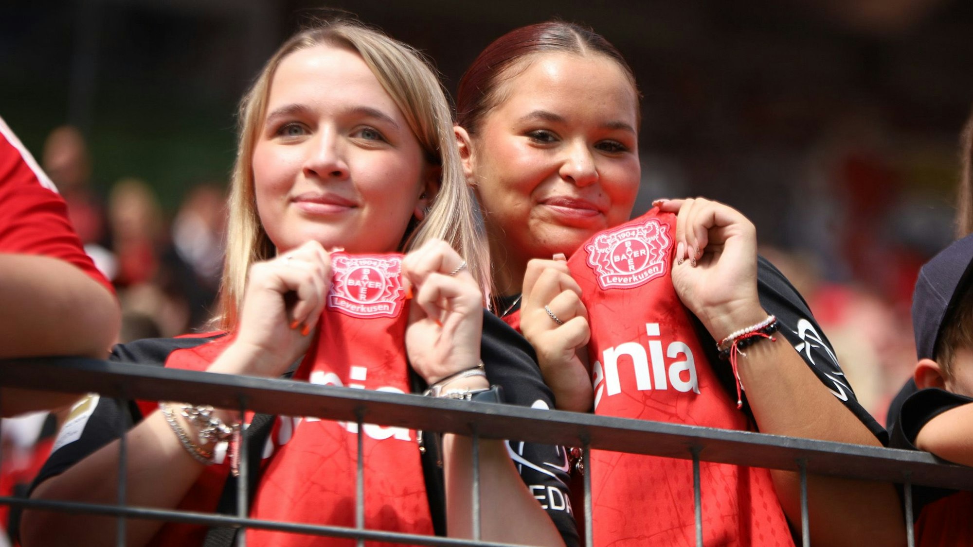 Die Fans freuen sich auf die neue Saison mit Bayer 04 Leverkusen.