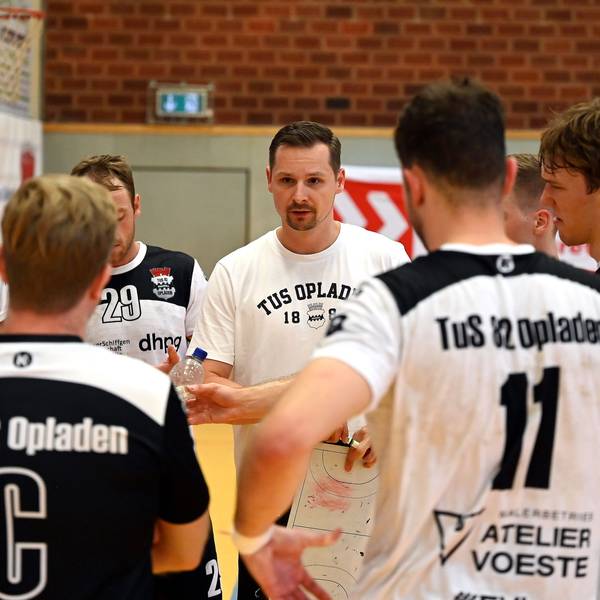 10.08.2024, Handball-Tus Opladen-Limburg
mitte: TR: Stefan Scharfenberg (Opladen)
Foto: Uli Herhaus