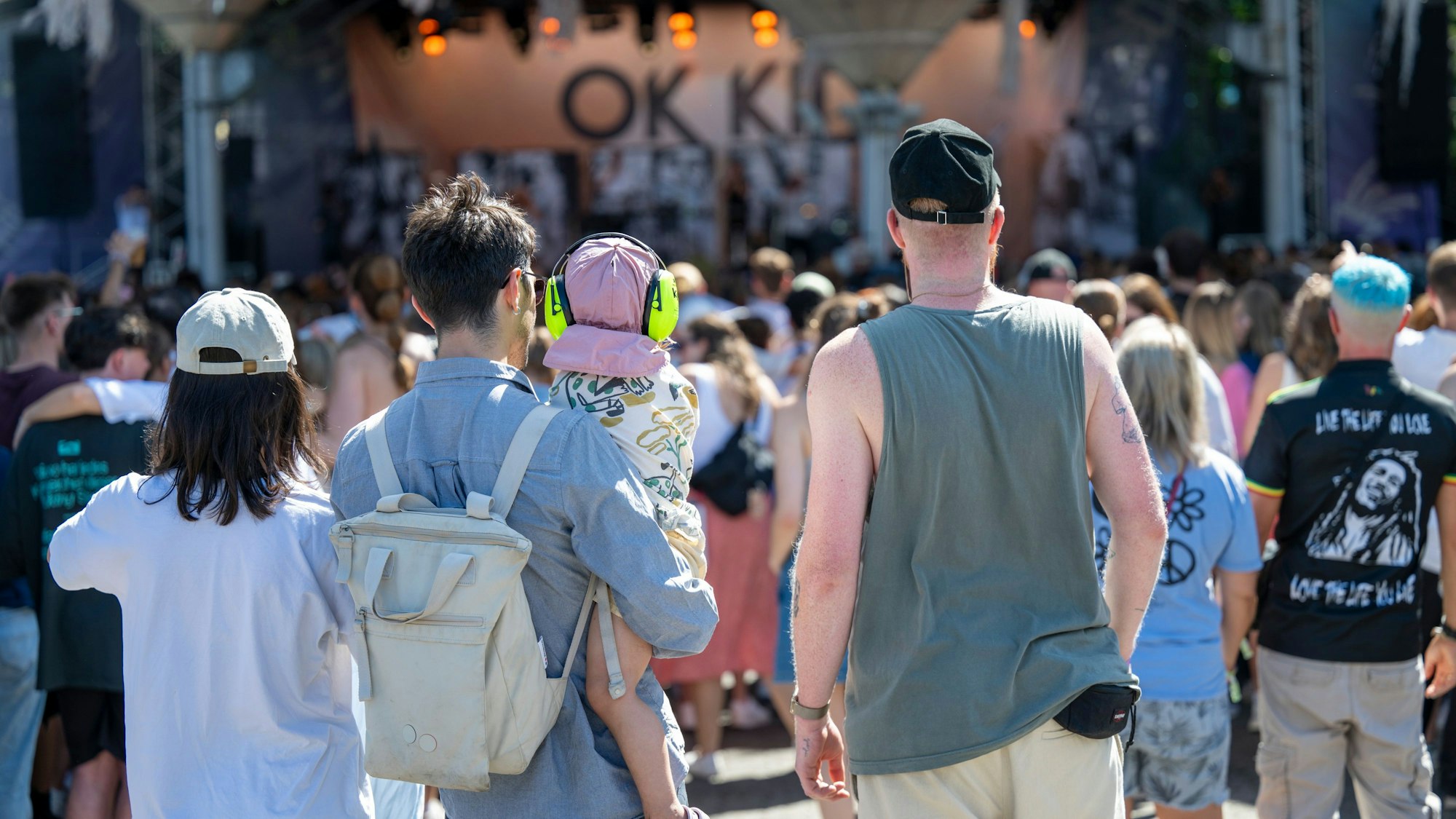Die OK-Kid feiern das „Stadt ohne Meer“-Festival im Tanzbrunnen. Die Kleinsten brauchen Ohrenschützer.