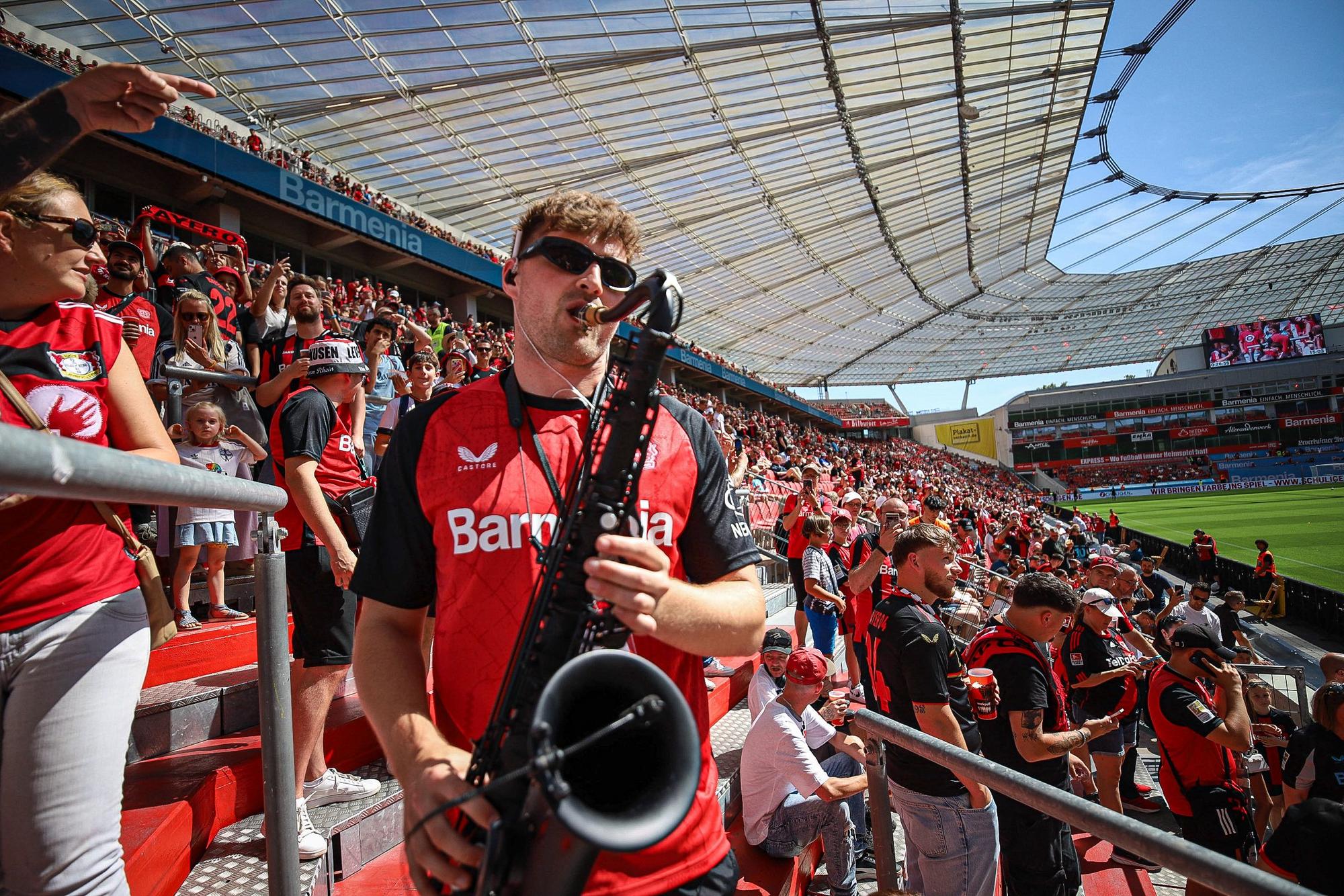 Auch Kult-Saxofoinst André Schnura war nach Leverkusen gekommen.