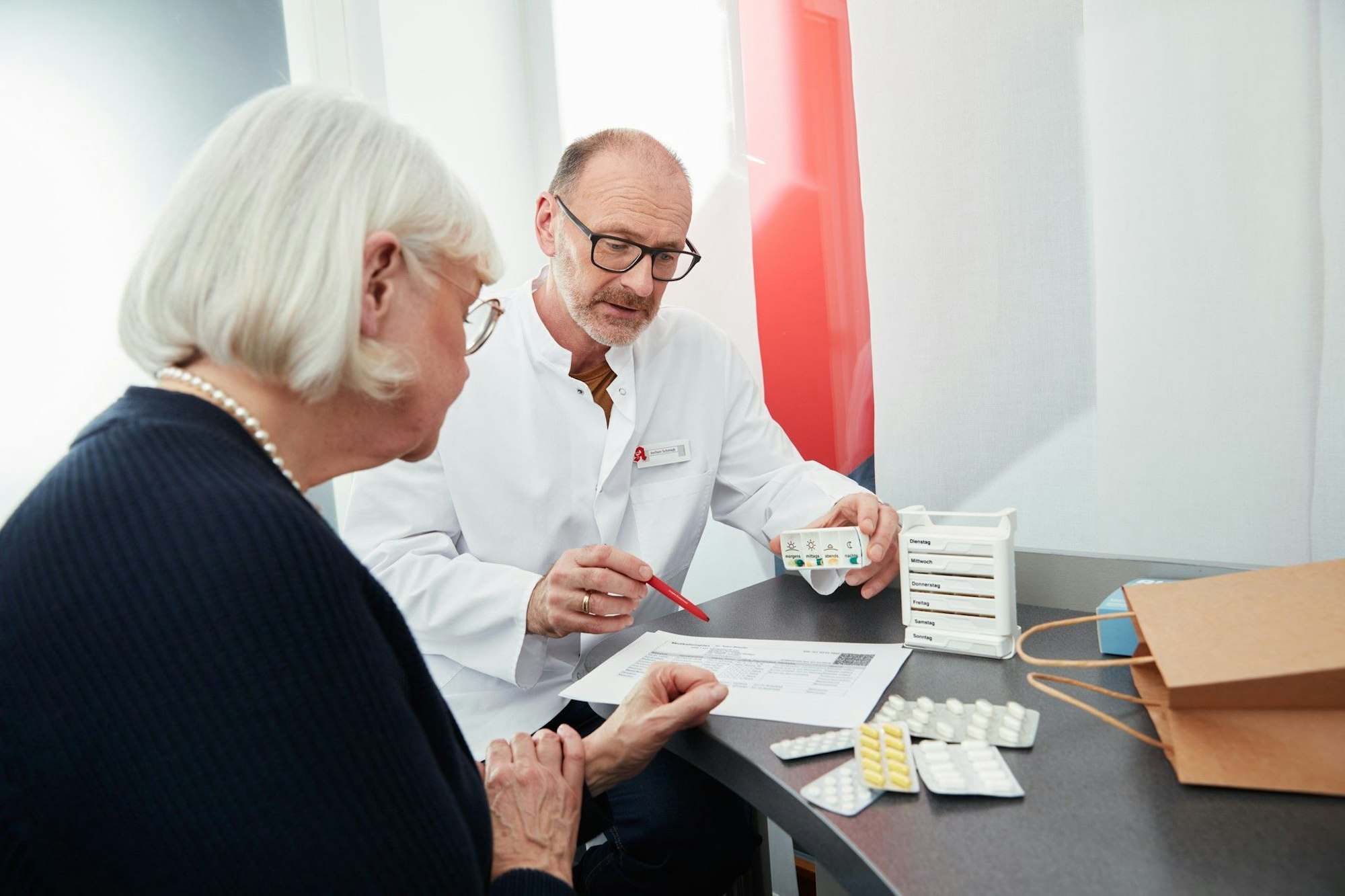 Leverkusens Apotheker laufen Sturm gegen die Pläne von Bundesgesundheitsminister Karl Lauterbach.