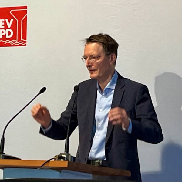 Karl Lauterbach, Bundesgesundheitsminister und SPD-Abgeordneter, will erneut für den Wahlkreis Mülheim/Leverkusen in den Bundestag. (Archivfoto)