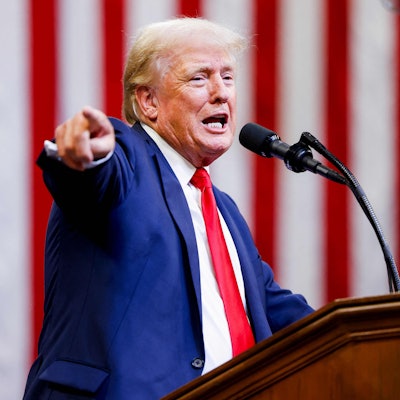 Donald Trump bei seinem ersten Wahlkampfauftritt seit Tagen am Freitag in Bozeman im US-Bundesstaat Montana.