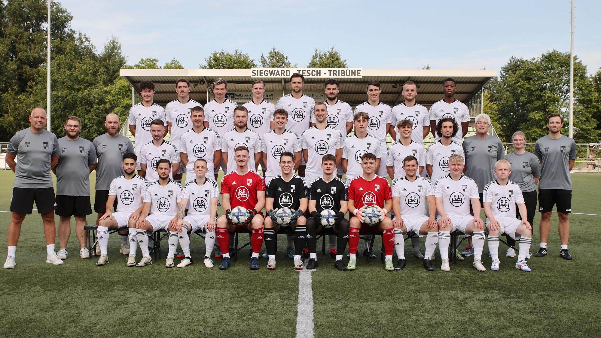 Mannschaftsfoto der Landesliga-Fußballer des FV Wiehl.