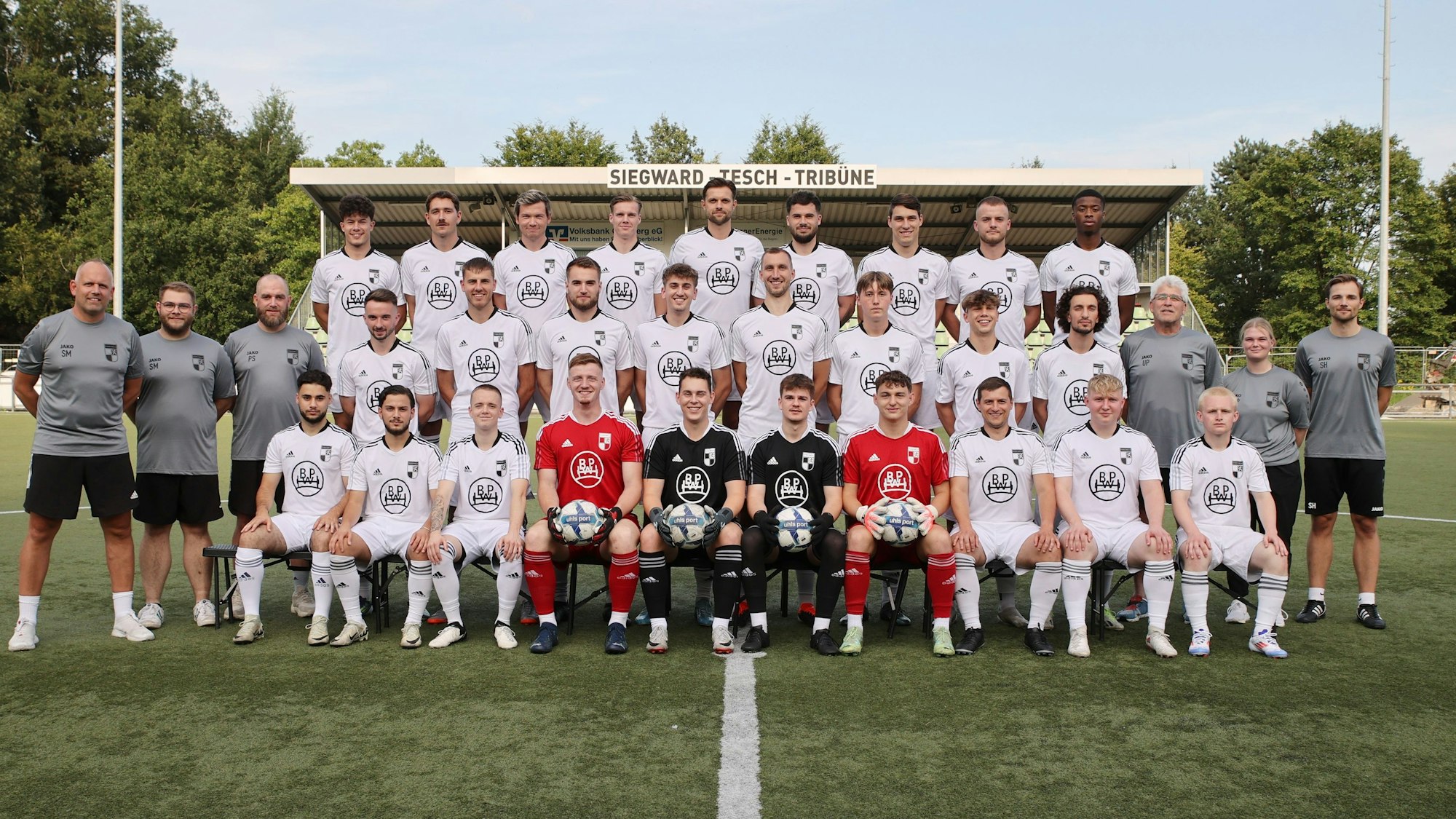 Mannschaftsfoto der Landesliga-Fußballer des FV Wiehl.